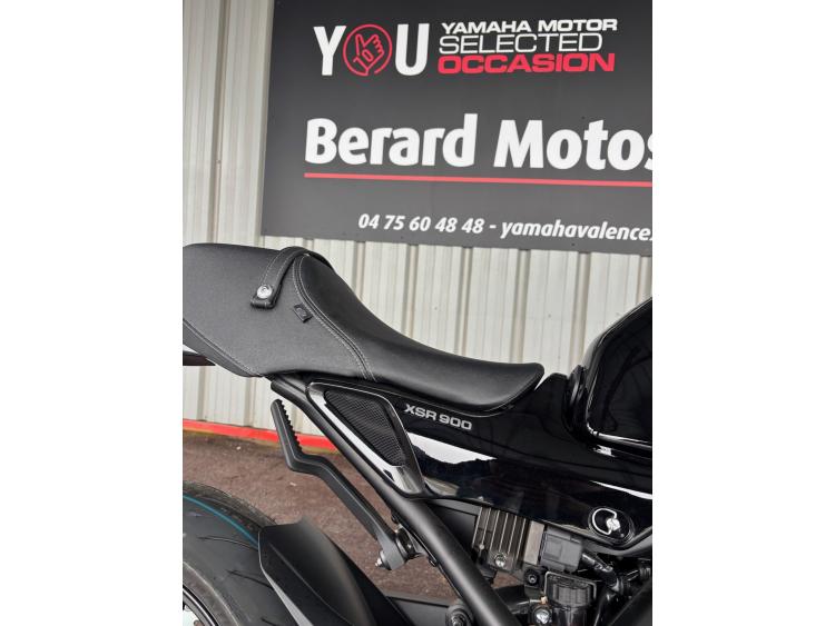 YAMAHA XSR 900