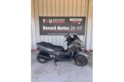 YAMAHA TRICITY 300