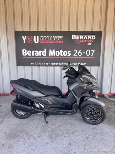 YAMAHA TRICITY 300