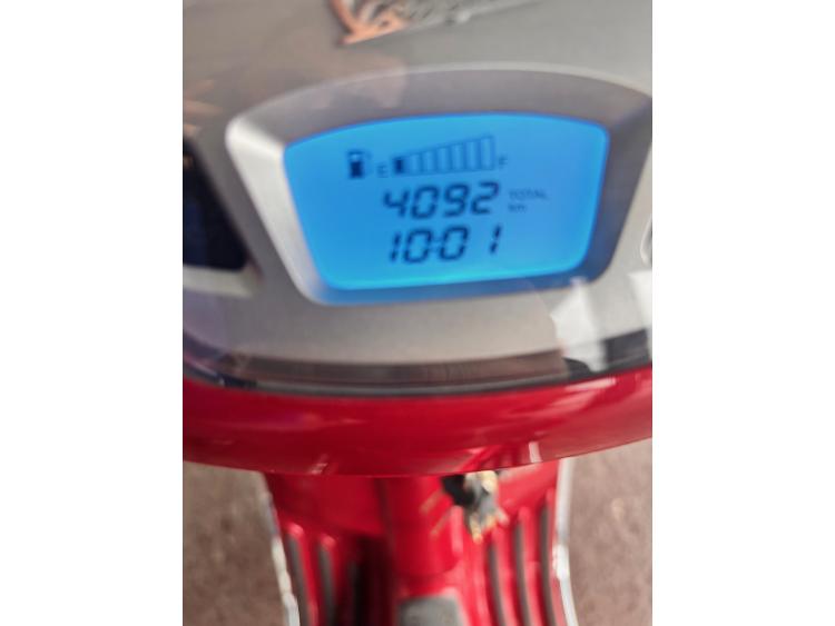 VESPA PRIMAVERA 125