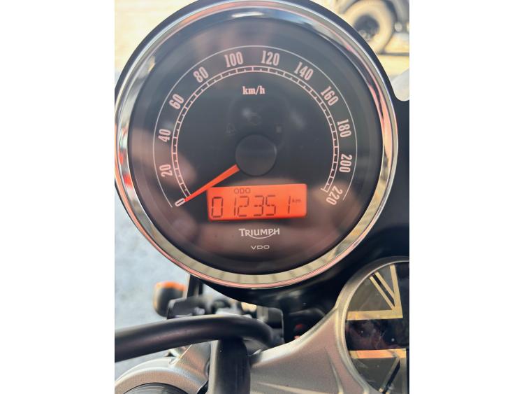 TRIUMPH BONNEVILLE 865 T100 / UNIQUE 